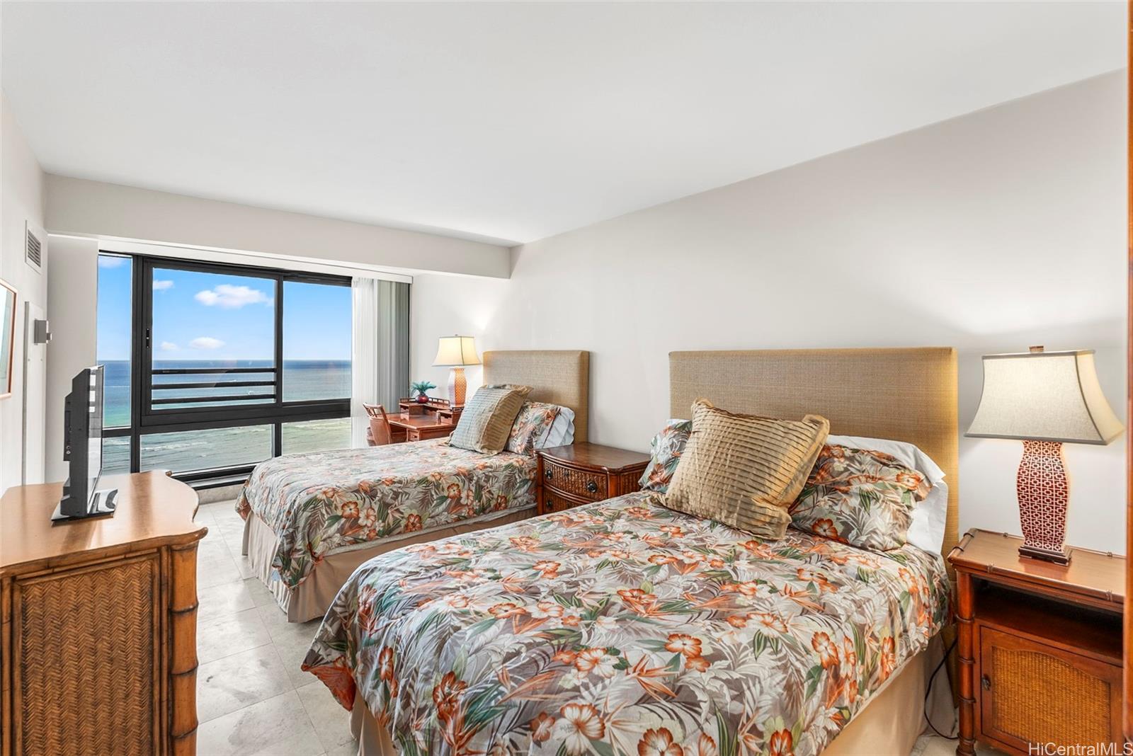 Nauru Tower condo # 3204, Honolulu, Hawaii - photo 12 of 23