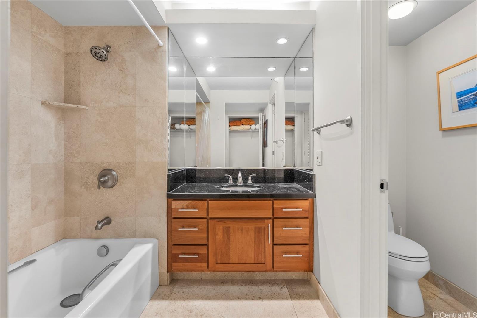 Nauru Tower condo # 3204, Honolulu, Hawaii - photo 14 of 23