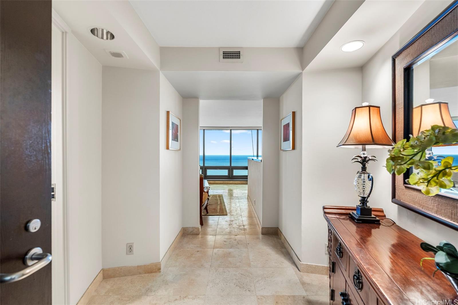 Nauru Tower condo # 3204, Honolulu, Hawaii - photo 4 of 23