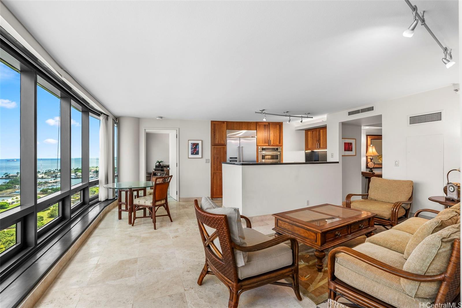 Nauru Tower condo # 3204, Honolulu, Hawaii - photo 6 of 23