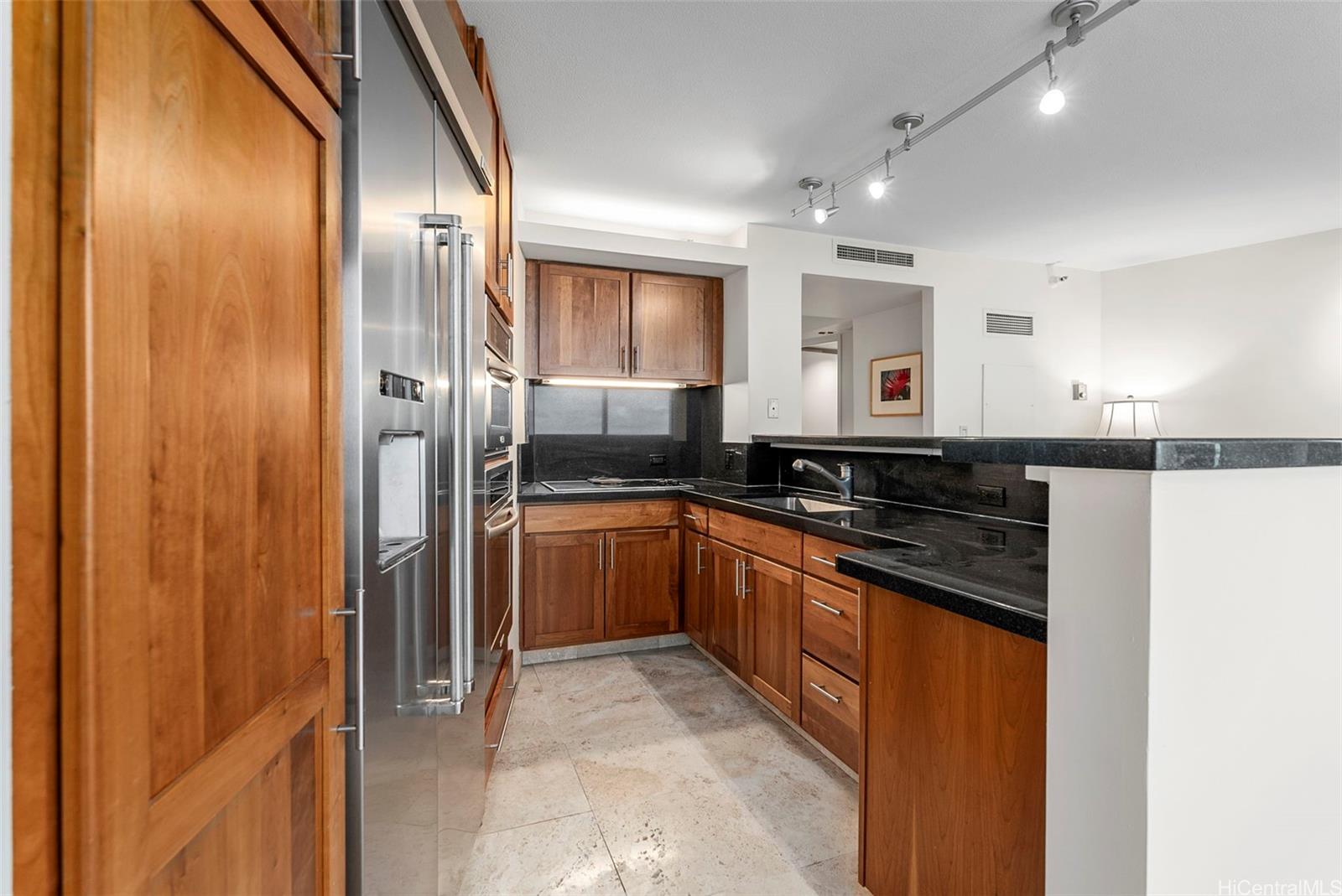 Nauru Tower condo # 3204, Honolulu, Hawaii - photo 7 of 23