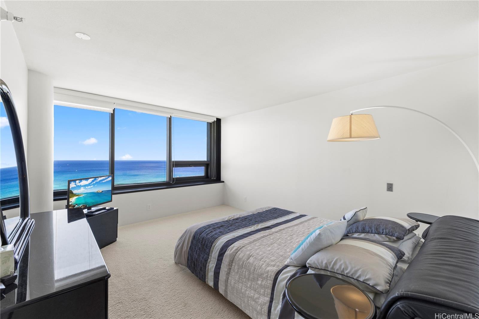 Nauru Tower condo # 3305, Honolulu, Hawaii - photo 12 of 25