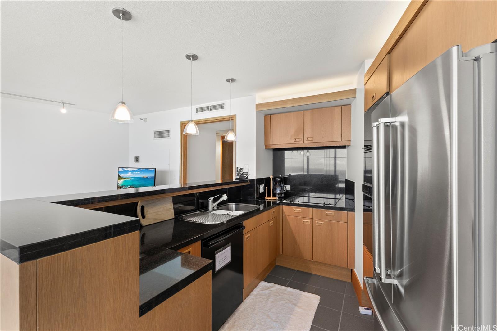 Nauru Tower condo # 3305, Honolulu, Hawaii - photo 7 of 25