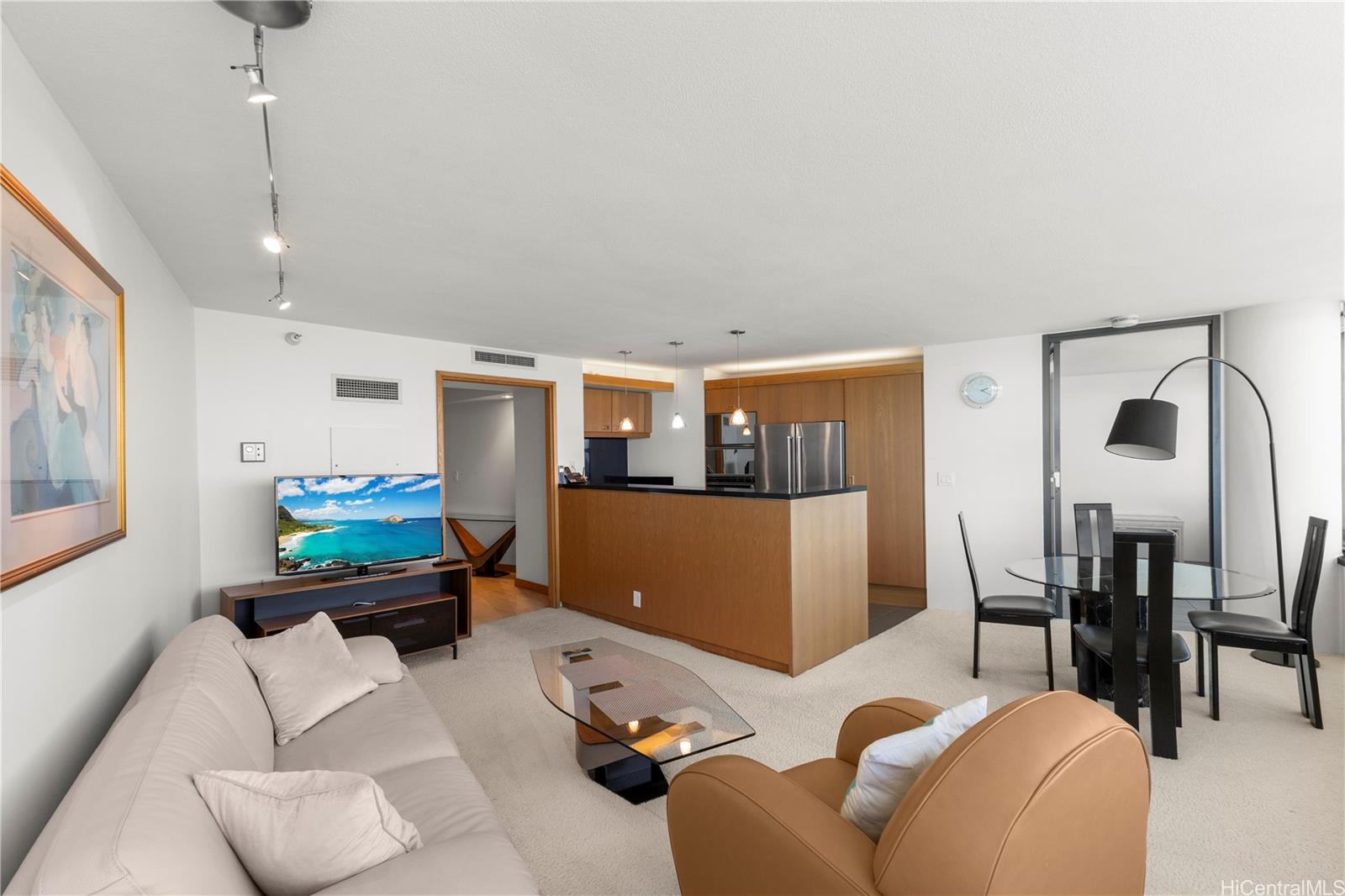 Nauru Tower condo # 3305, Honolulu, Hawaii - photo 8 of 25