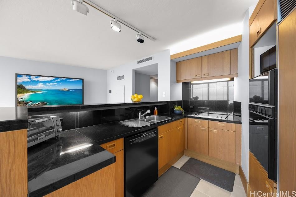 1330 Ala Moana Blvd Honolulu - Rental - photo 5 of 25