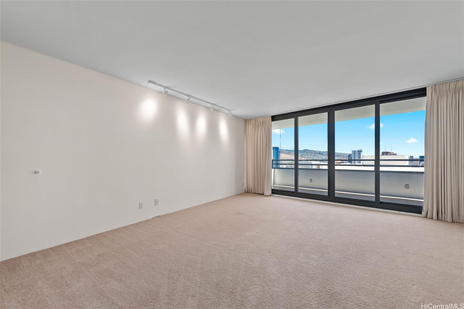 Nauru Tower condo # 3408, Honolulu, Hawaii - photo 7 of 25