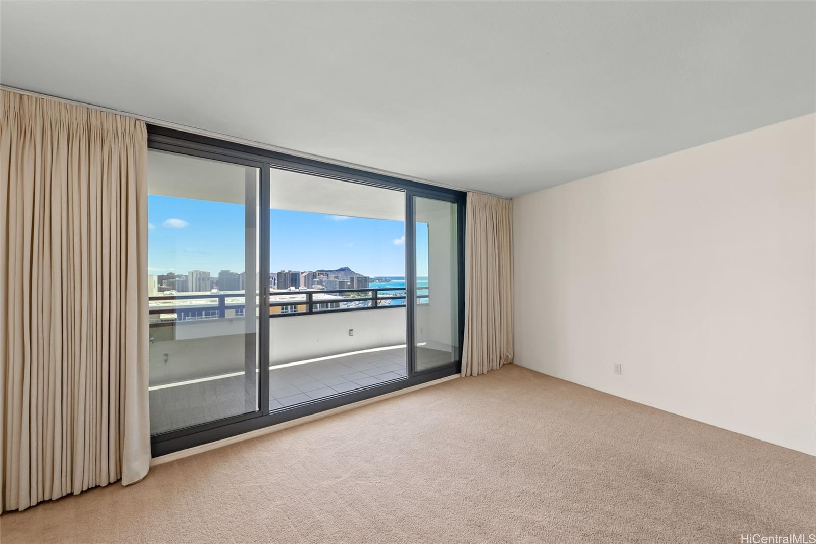 Nauru Tower condo # 3408, Honolulu, Hawaii - photo 8 of 25