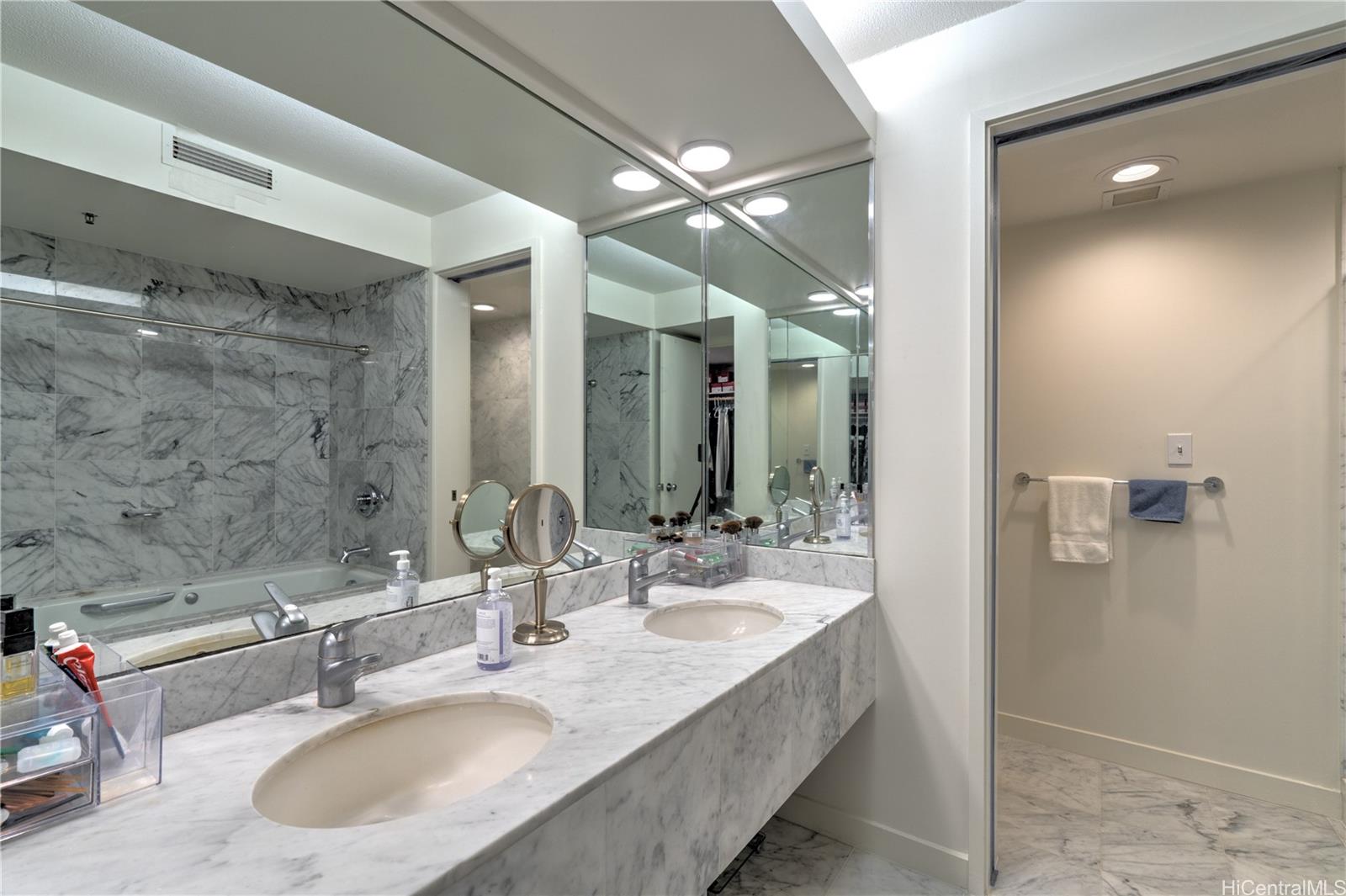 Nauru Tower condo # 3601, Honolulu, Hawaii - photo 14 of 25