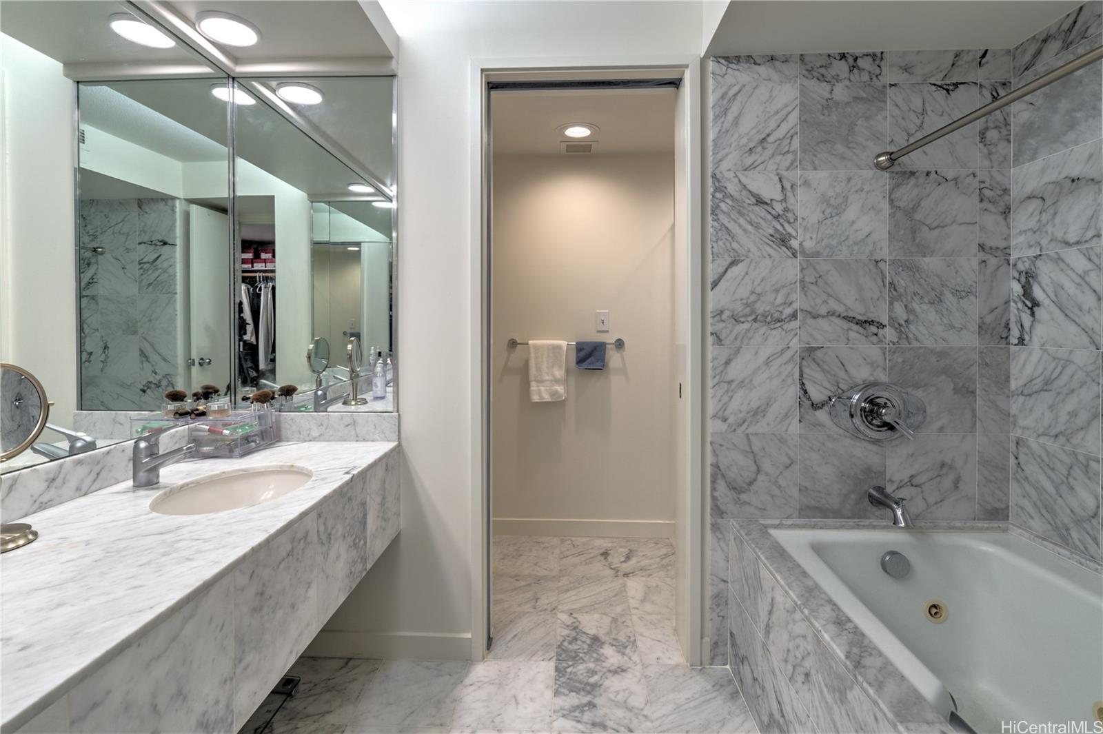 Nauru Tower condo # 3601, Honolulu, Hawaii - photo 15 of 25