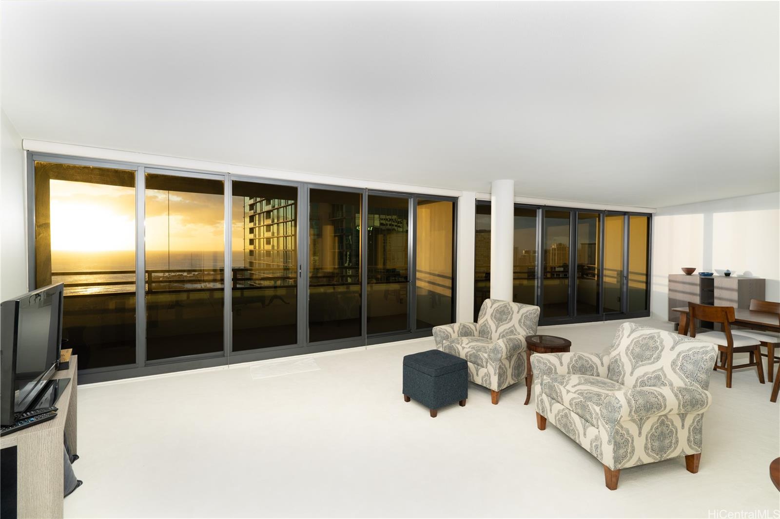 Nauru Tower condo # 3601, Honolulu, Hawaii - photo 6 of 25