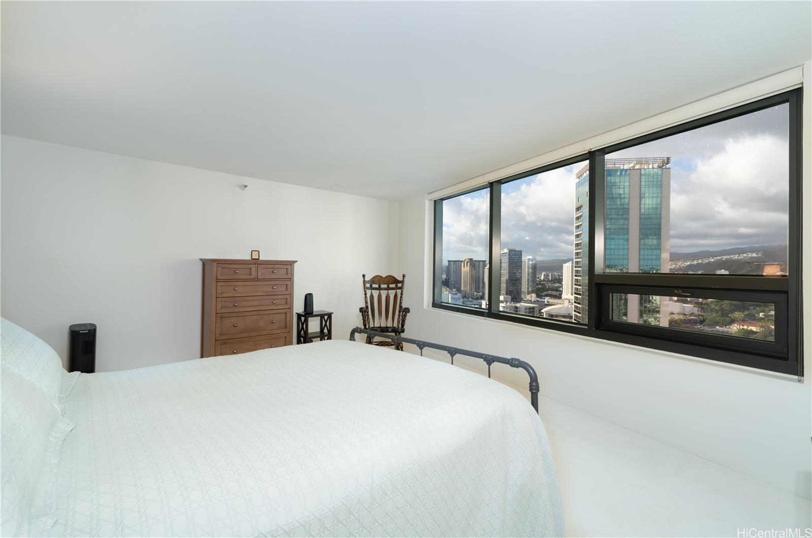 Nauru Tower condo # 3601, Honolulu, Hawaii - photo 7 of 25