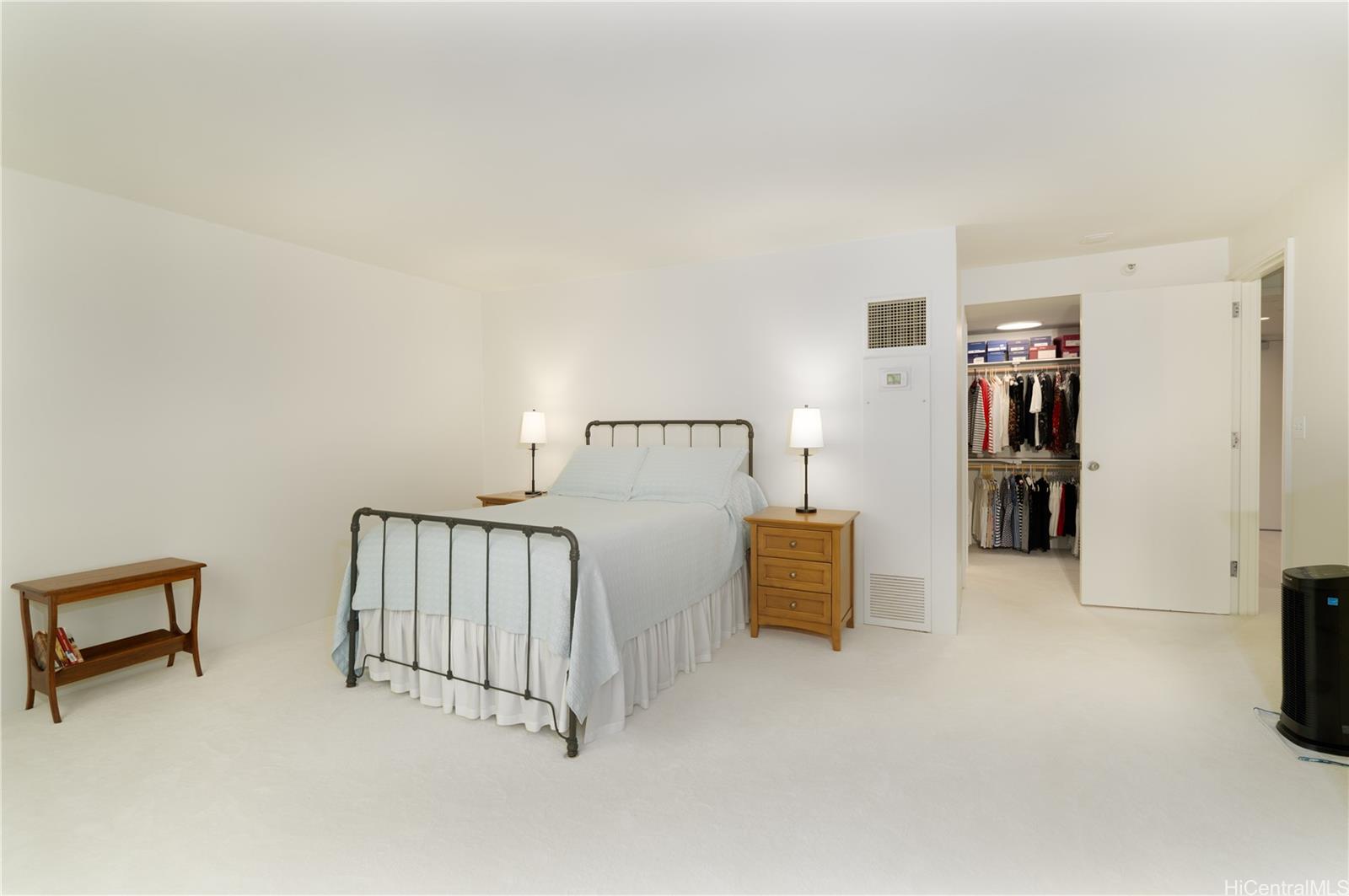 Nauru Tower condo # 3601, Honolulu, Hawaii - photo 8 of 25