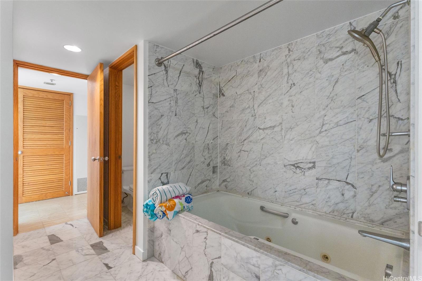 Nauru Tower condo # 3607, Honolulu, Hawaii - photo 13 of 18