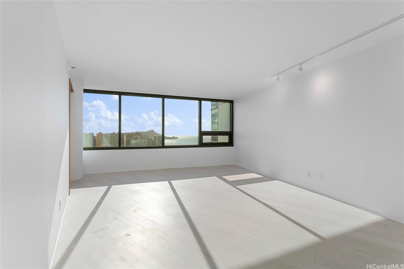 Nauru Tower condo # 3607, Honolulu, Hawaii - photo 4 of 18