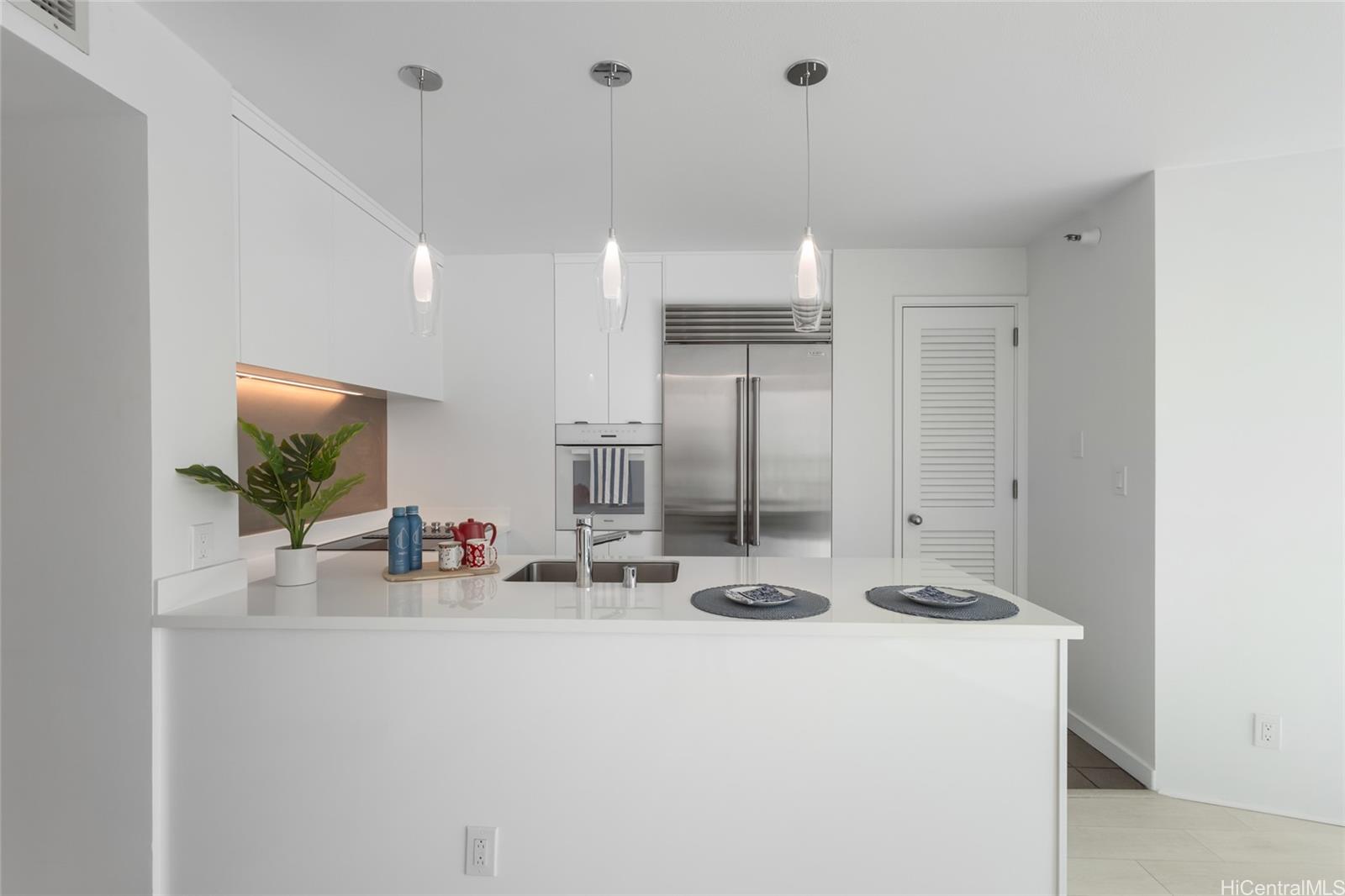 Nauru Tower condo # 3607, Honolulu, Hawaii - photo 5 of 18