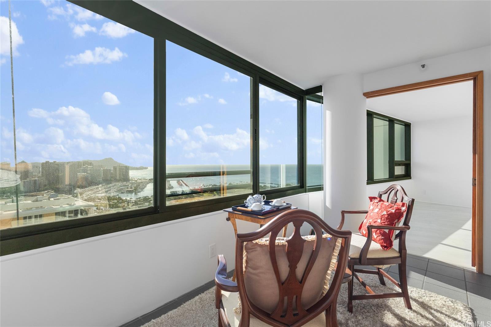 Nauru Tower condo # 3607, Honolulu, Hawaii - photo 8 of 18