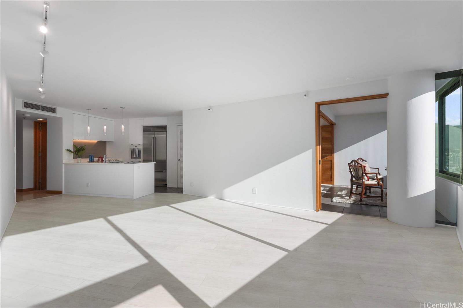 Nauru Tower condo # 3607, Honolulu, Hawaii - photo 6 of 15