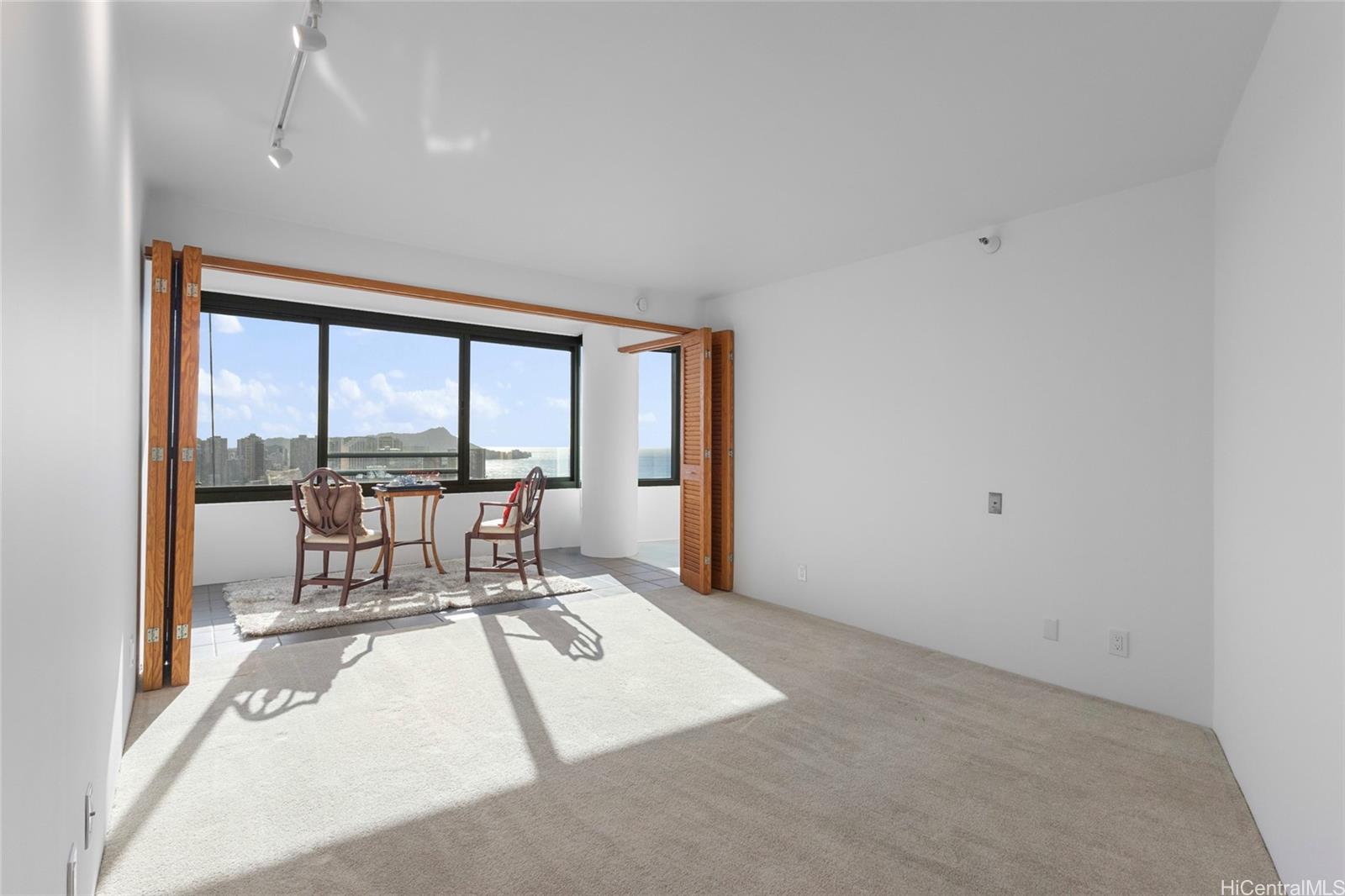 Nauru Tower condo # 3607, Honolulu, Hawaii - photo 8 of 15