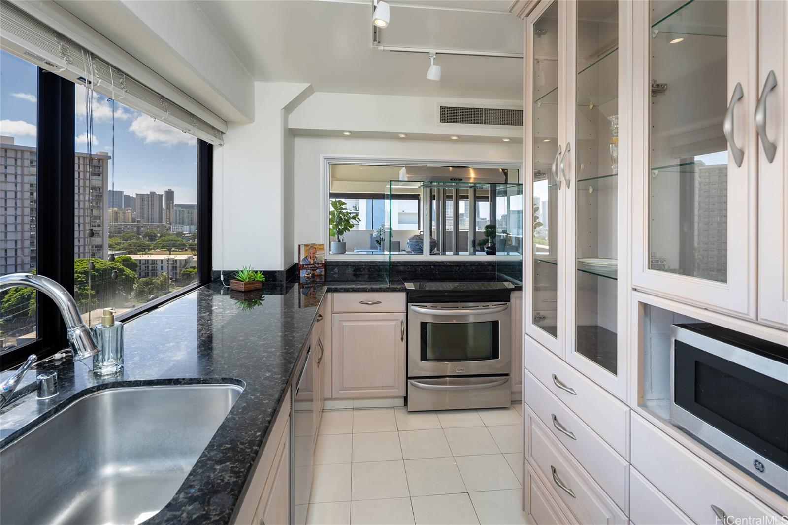 Makiki Regent condo # PH2, Honolulu, Hawaii - photo 7 of 25