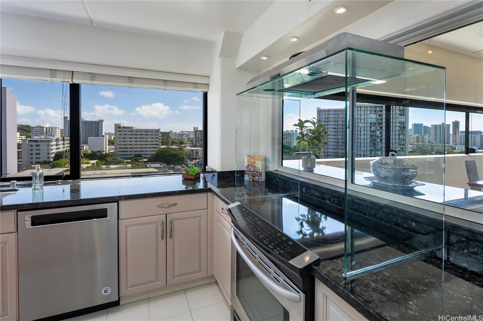 Makiki Regent condo # PH2, Honolulu, Hawaii - photo 8 of 25