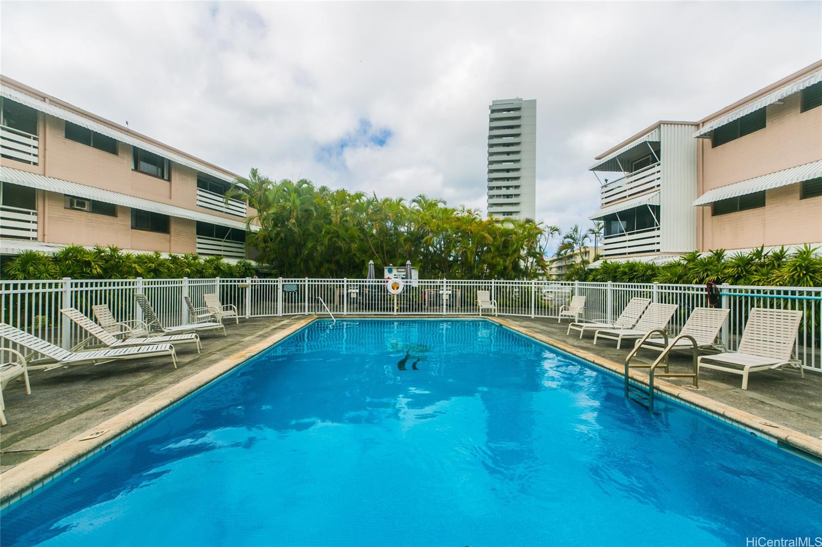 1330 Wilder condo # 212, Honolulu, Hawaii - photo 20 of 25