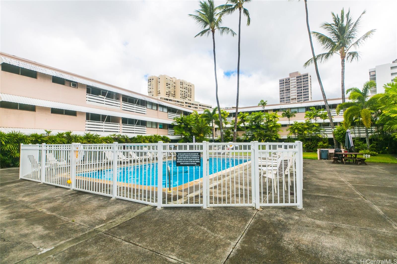 1330 Wilder condo # 212, Honolulu, Hawaii - photo 21 of 25