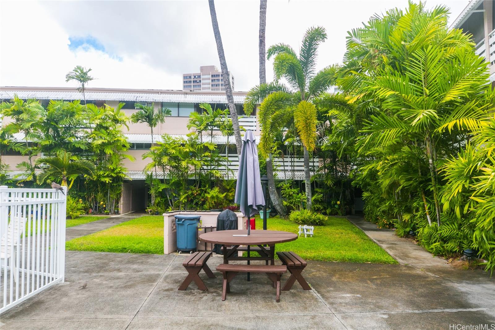 1330 Wilder condo # 212, Honolulu, Hawaii - photo 19 of 24