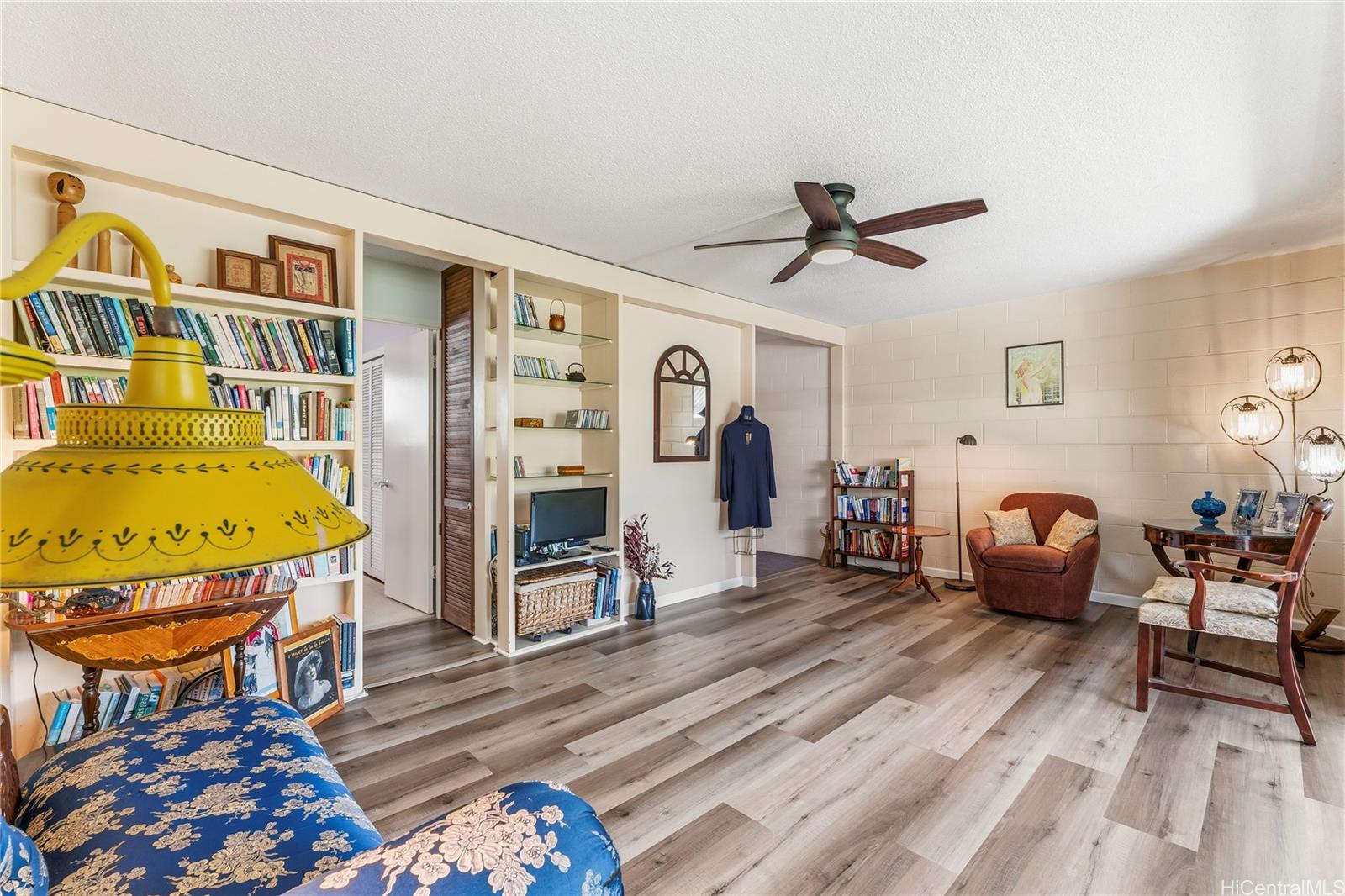 1330 Wilder condo # 306, Honolulu, Hawaii - photo 3 of 25