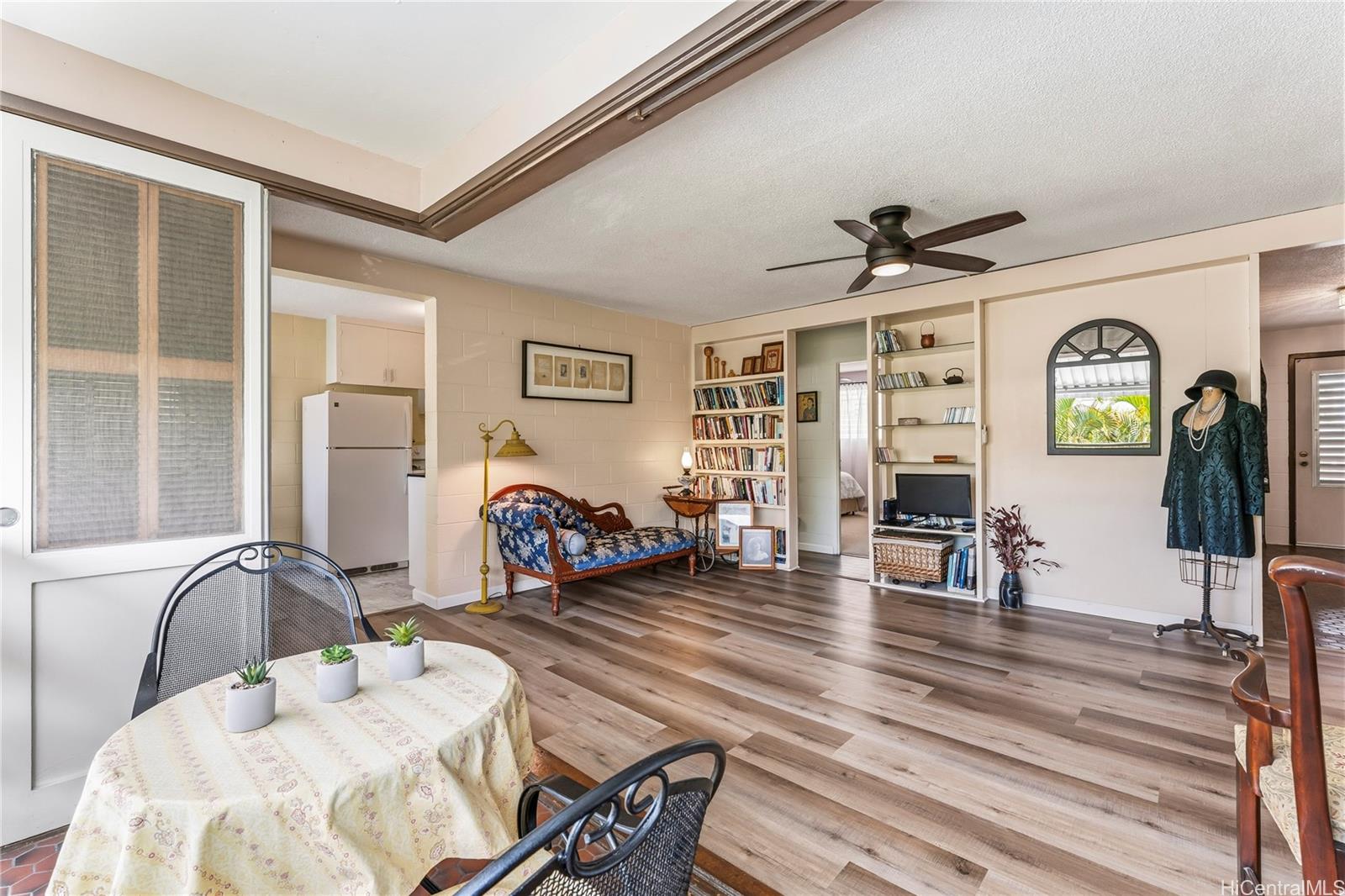 1330 Wilder condo # 306, Honolulu, Hawaii - photo 4 of 25