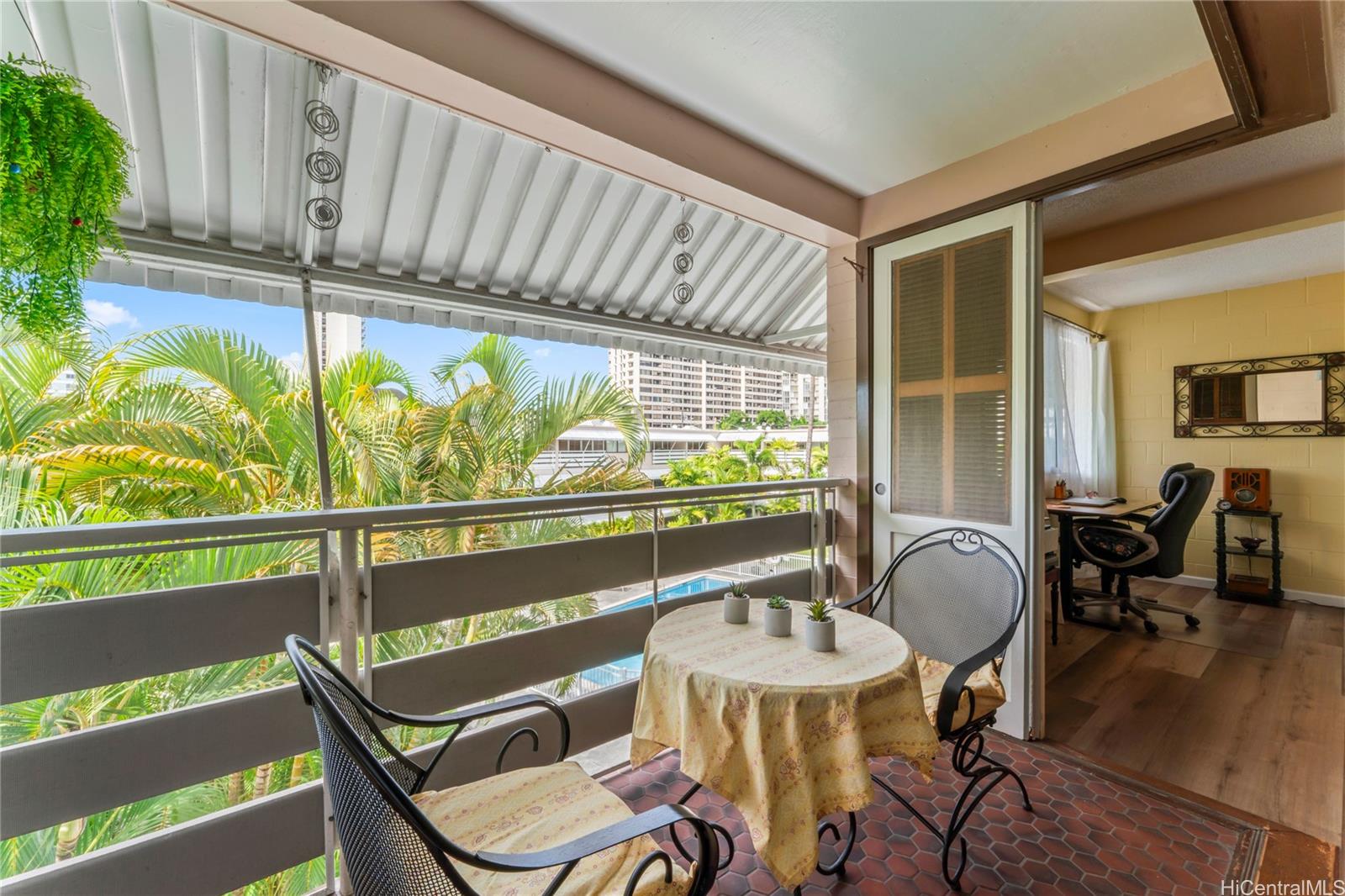 1330 Wilder condo # 306, Honolulu, Hawaii - photo 6 of 25