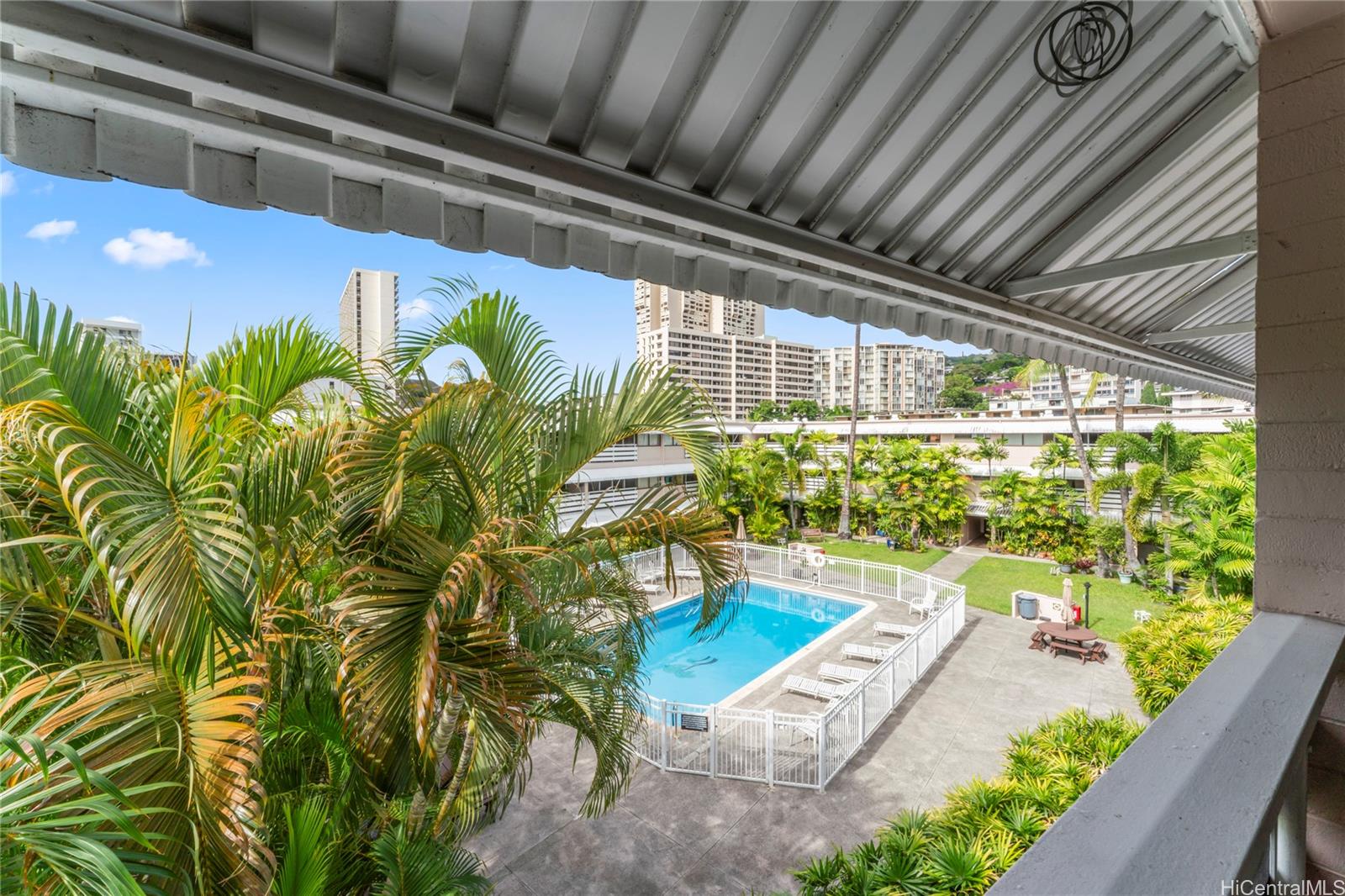 1330 Wilder condo # 306, Honolulu, Hawaii - photo 8 of 25