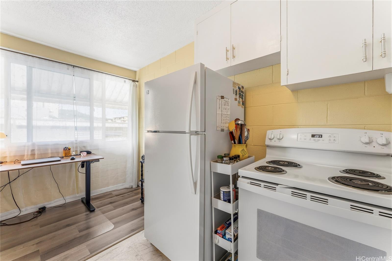 1330 Wilder condo # 306, Honolulu, Hawaii - photo 9 of 25