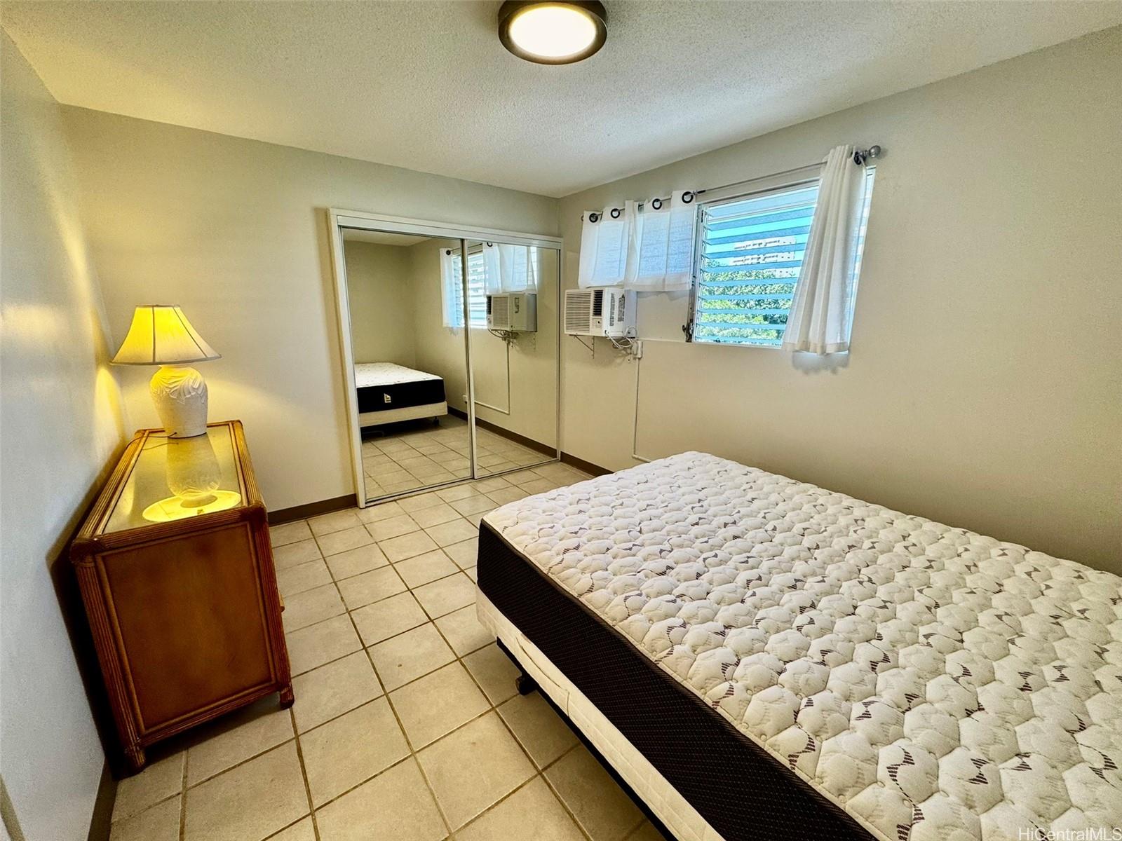 1330 Wilder Ave Honolulu - Rental - photo 11 of 17