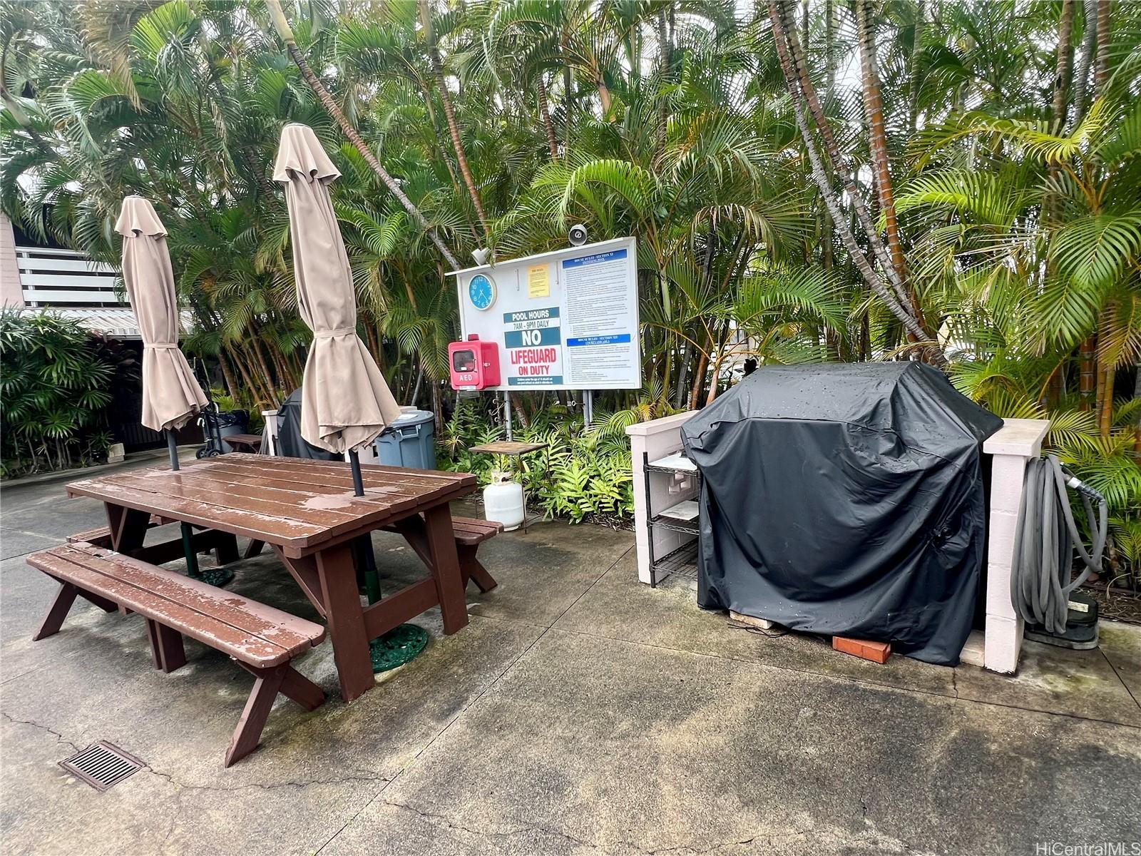 1330 Wilder Ave Honolulu - Rental - photo 15 of 17