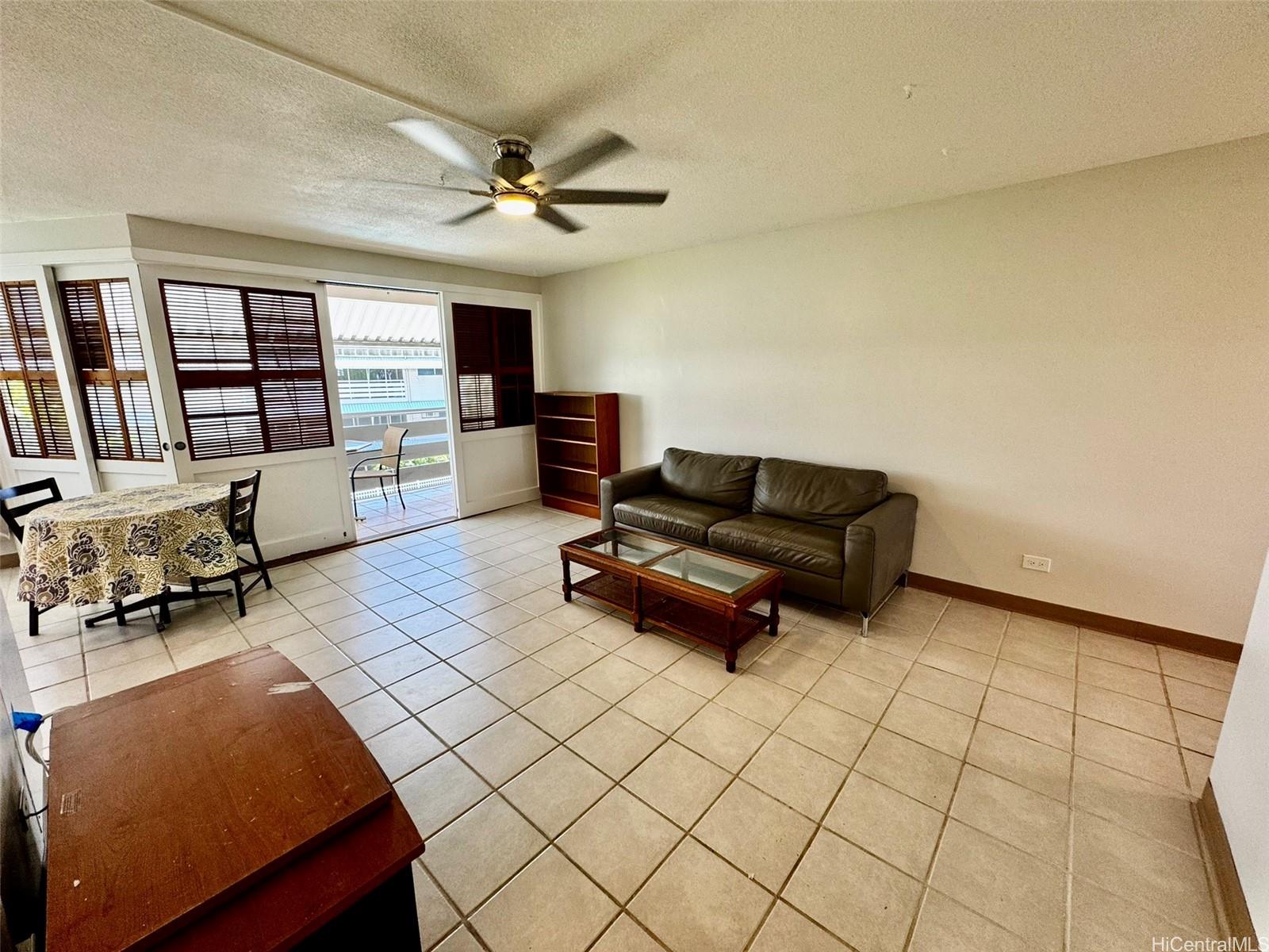 1330 Wilder Ave Honolulu - Rental - photo 6 of 17