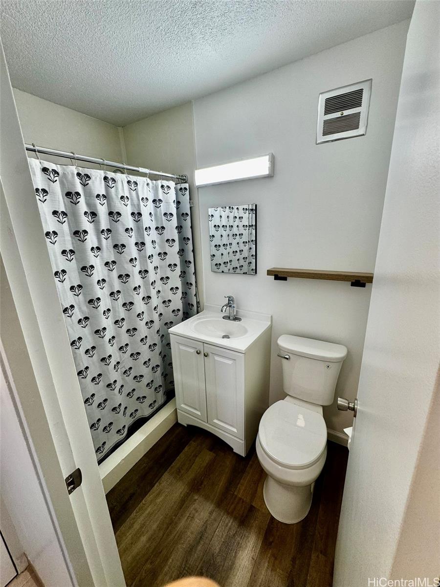 1330 Wilder Ave Honolulu - Rental - photo 10 of 17