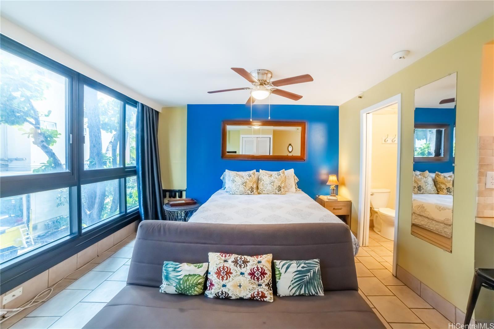 Waikiki Grand Hotel condo # 219, Honolulu, Hawaii - photo 3 of 16