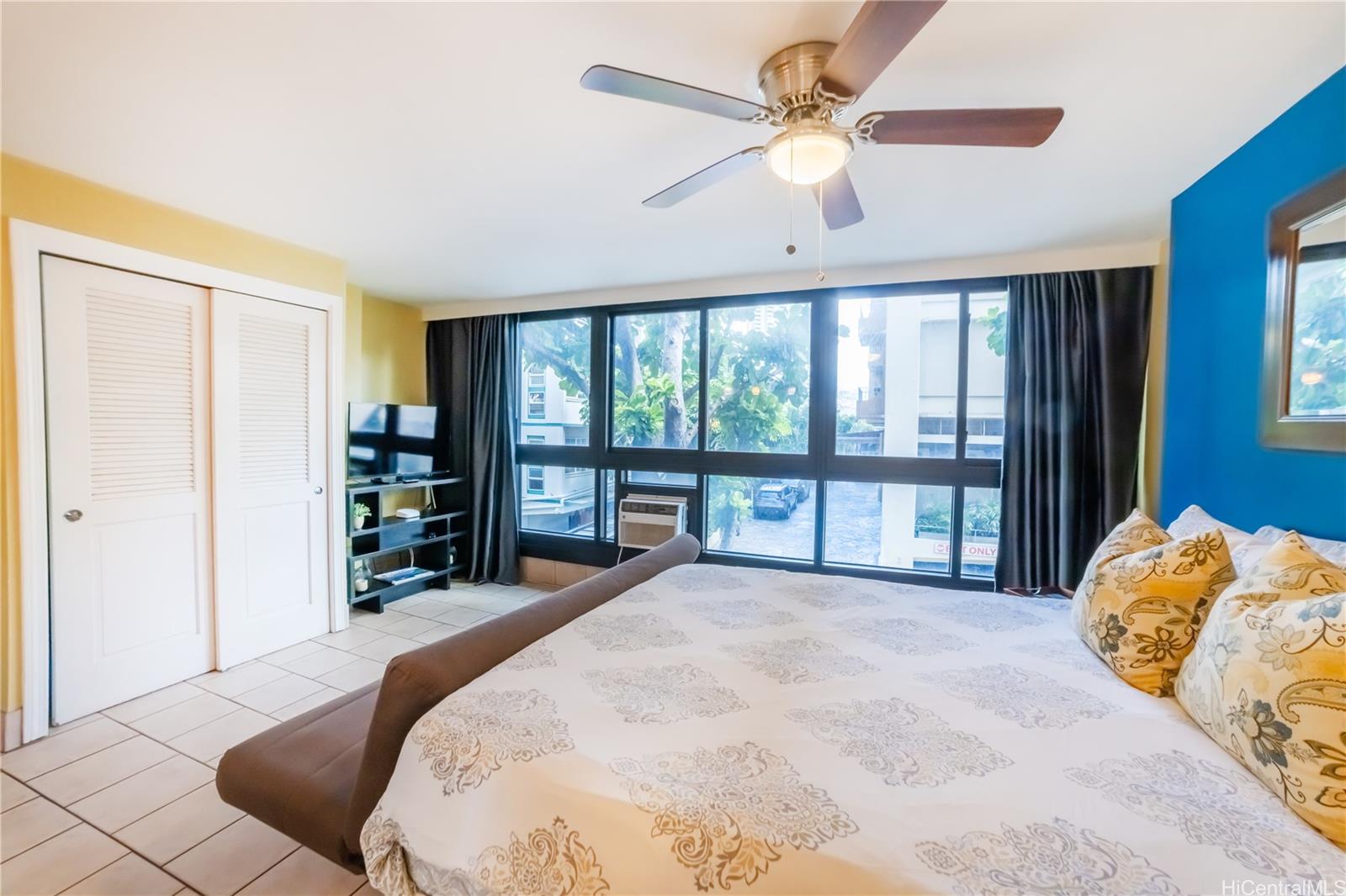 Waikiki Grand Hotel condo # 219, Honolulu, Hawaii - photo 4 of 16