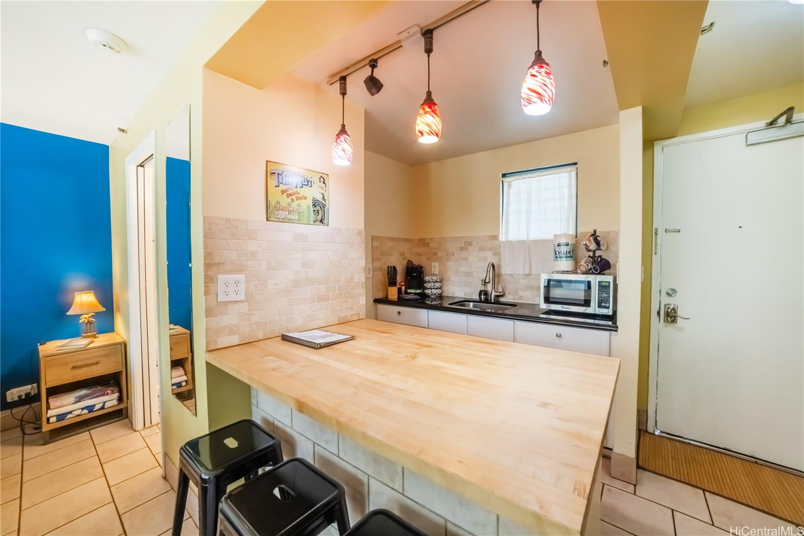 Waikiki Grand Hotel condo # 219, Honolulu, Hawaii - photo 6 of 16