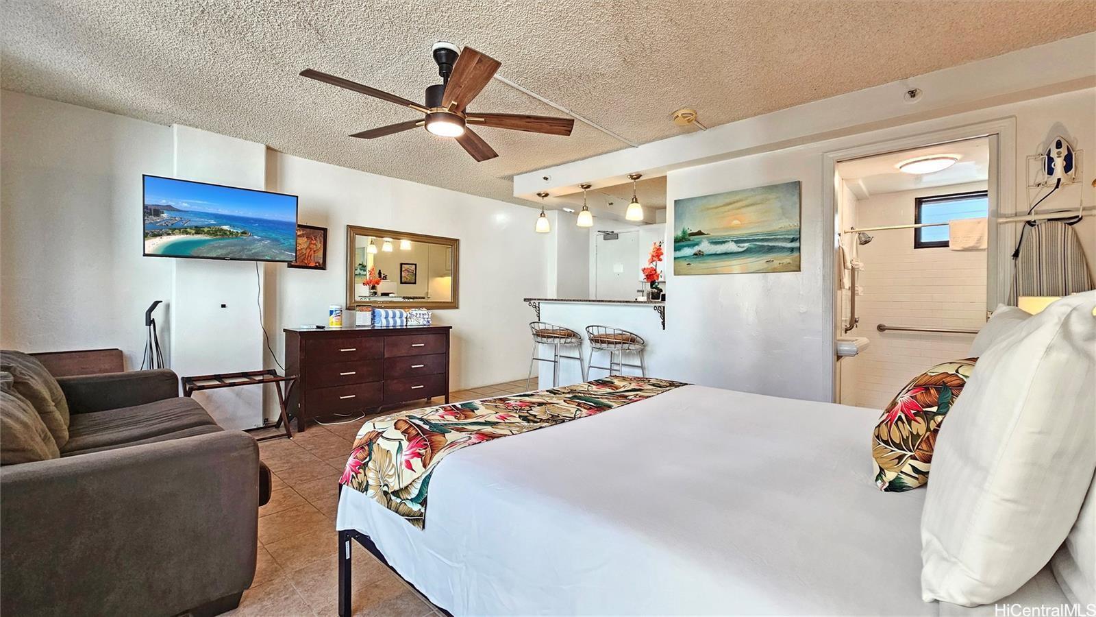 Waikiki Grand Hotel condo # 220, Honolulu, Hawaii - photo 13 of 21