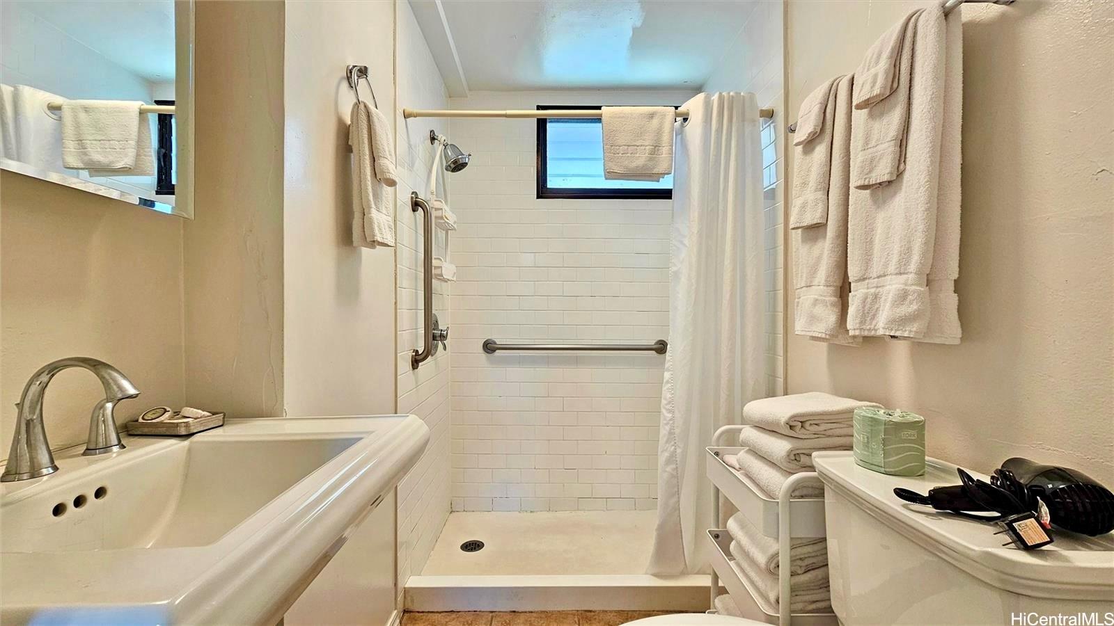 Waikiki Grand Hotel condo # 220, Honolulu, Hawaii - photo 3 of 21