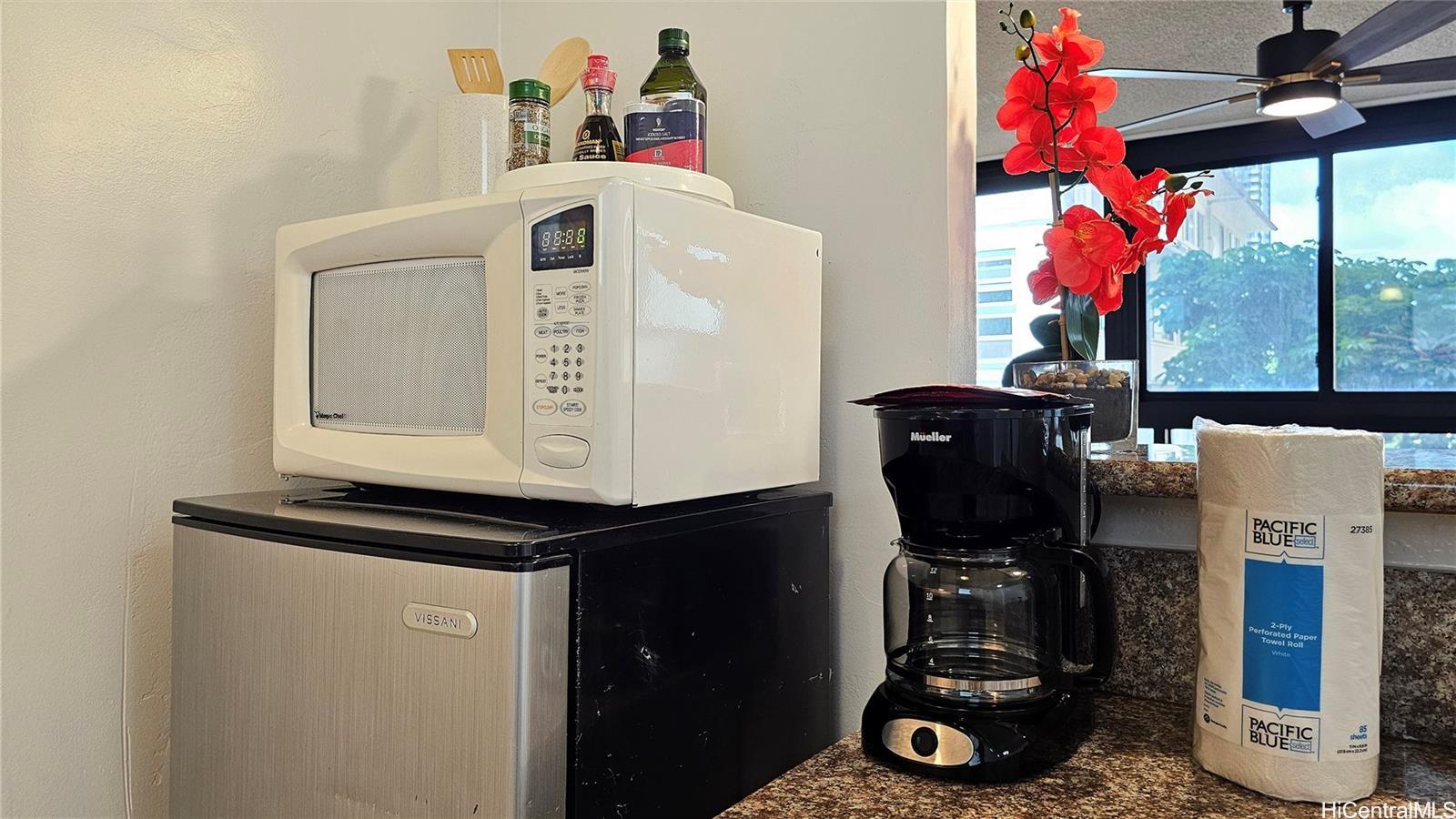 Waikiki Grand Hotel condo # 220, Honolulu, Hawaii - photo 10 of 21