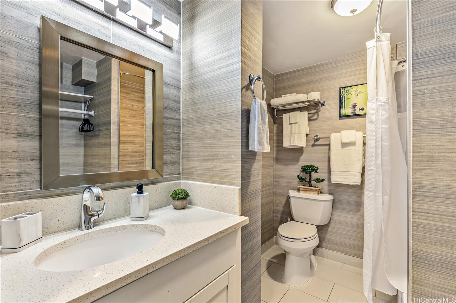 Waikiki Grand Hotel condo # 303, Honolulu, Hawaii - photo 15 of 25