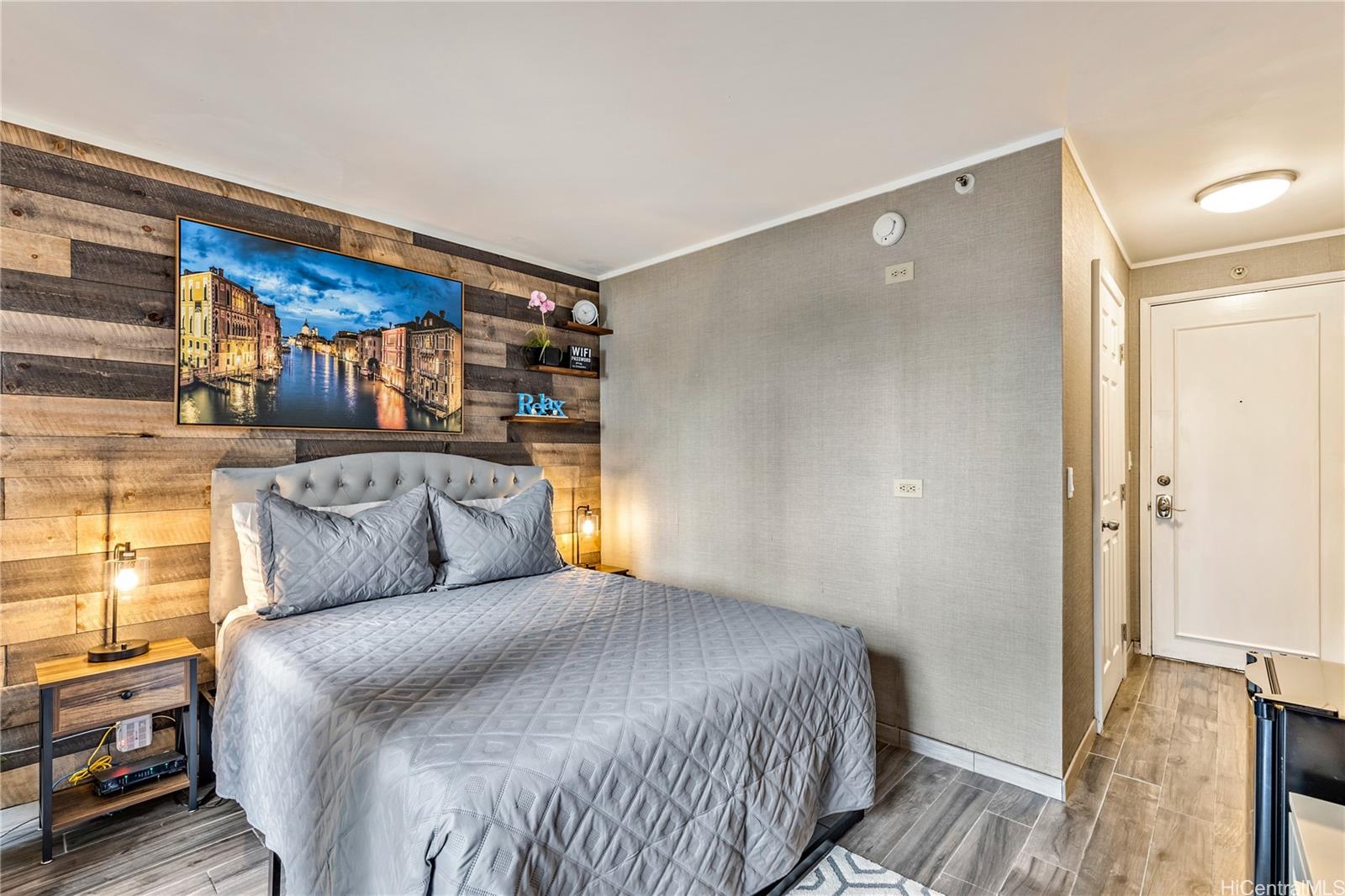 Waikiki Grand Hotel condo # 303, Honolulu, Hawaii - photo 4 of 25