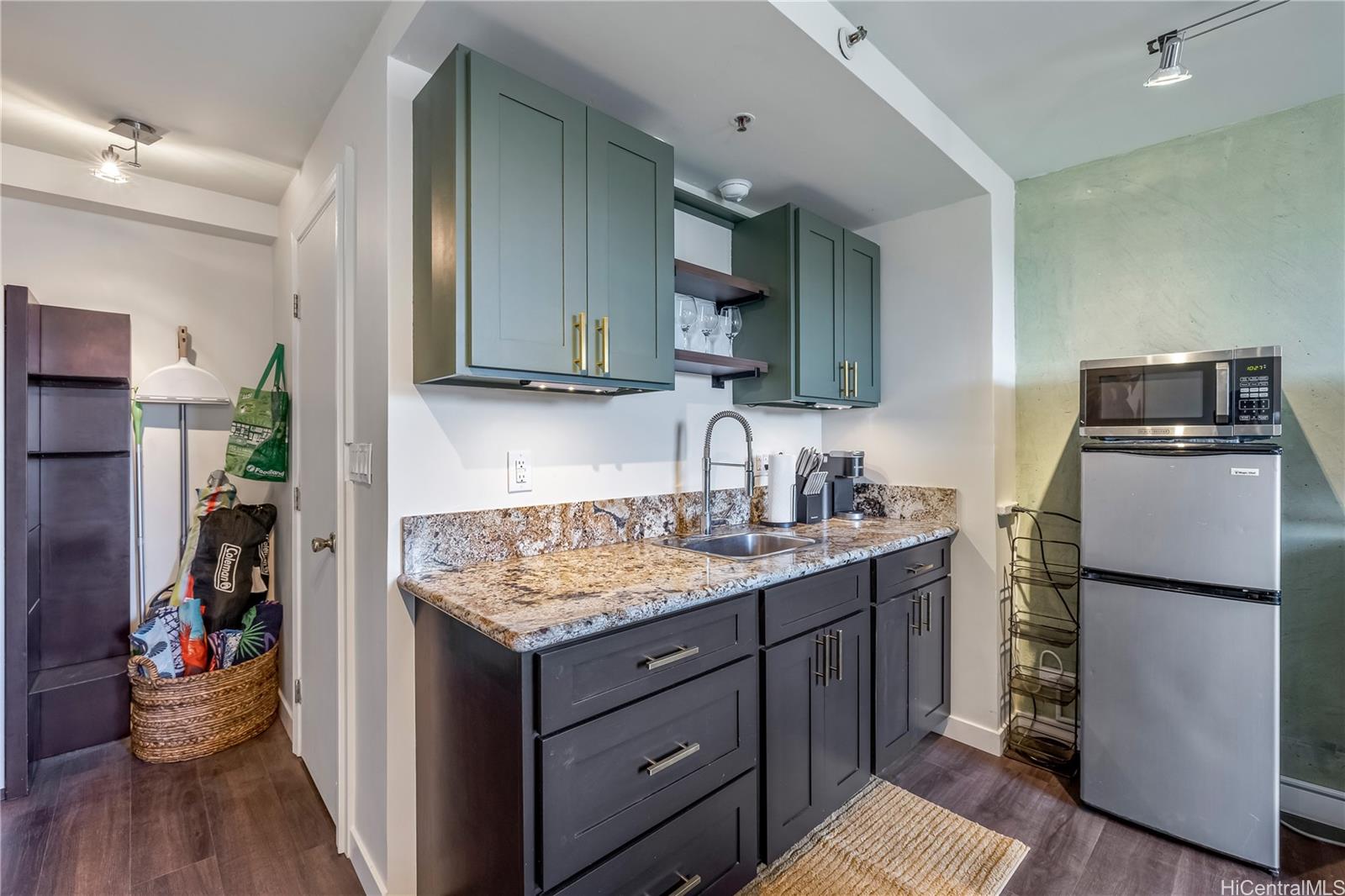 Waikiki Grand Hotel condo # 316, Honolulu, Hawaii - photo 6 of 19