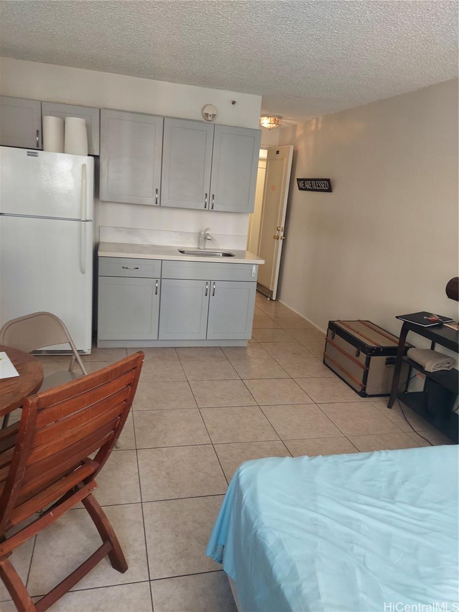 Waikiki Grand Hotel condo # 405, Honolulu, Hawaii - photo 4 of 14