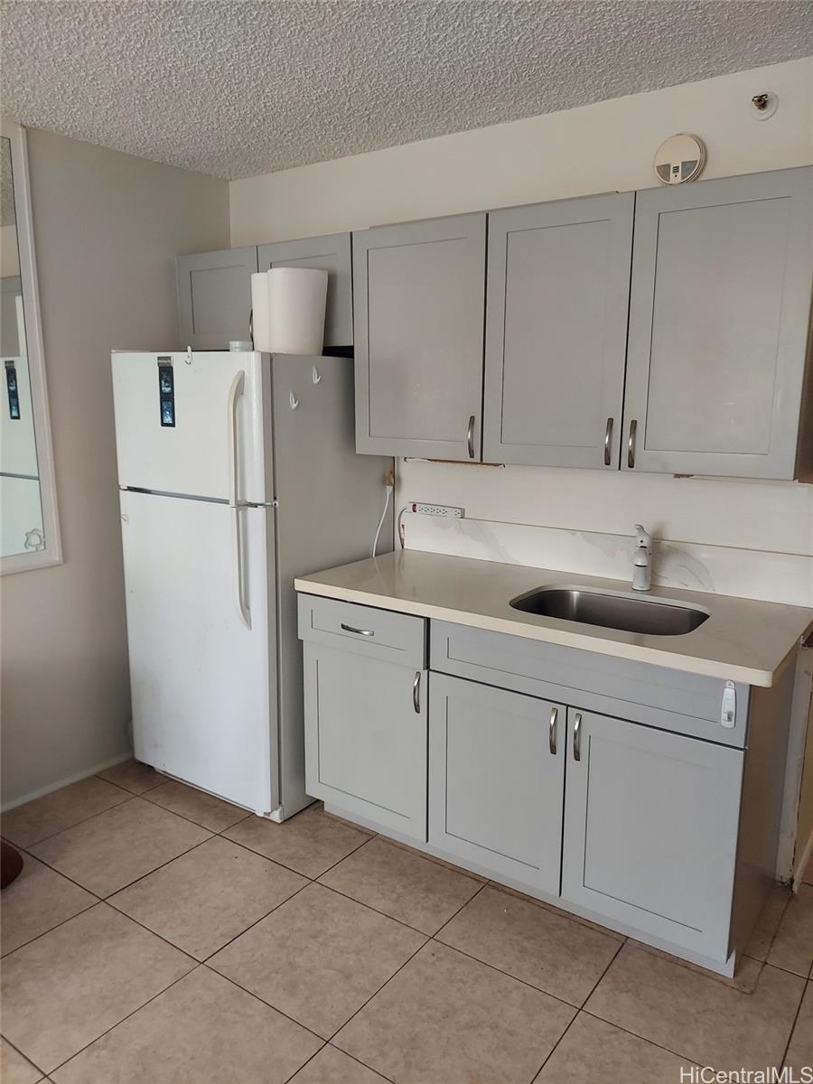 Waikiki Grand Hotel condo # 405, Honolulu, Hawaii - photo 5 of 14