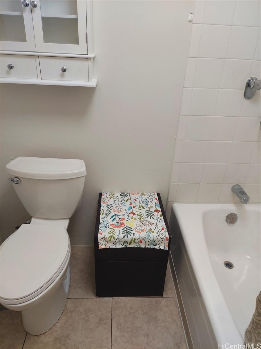 Waikiki Grand Hotel condo # 405, Honolulu, Hawaii - photo 8 of 14