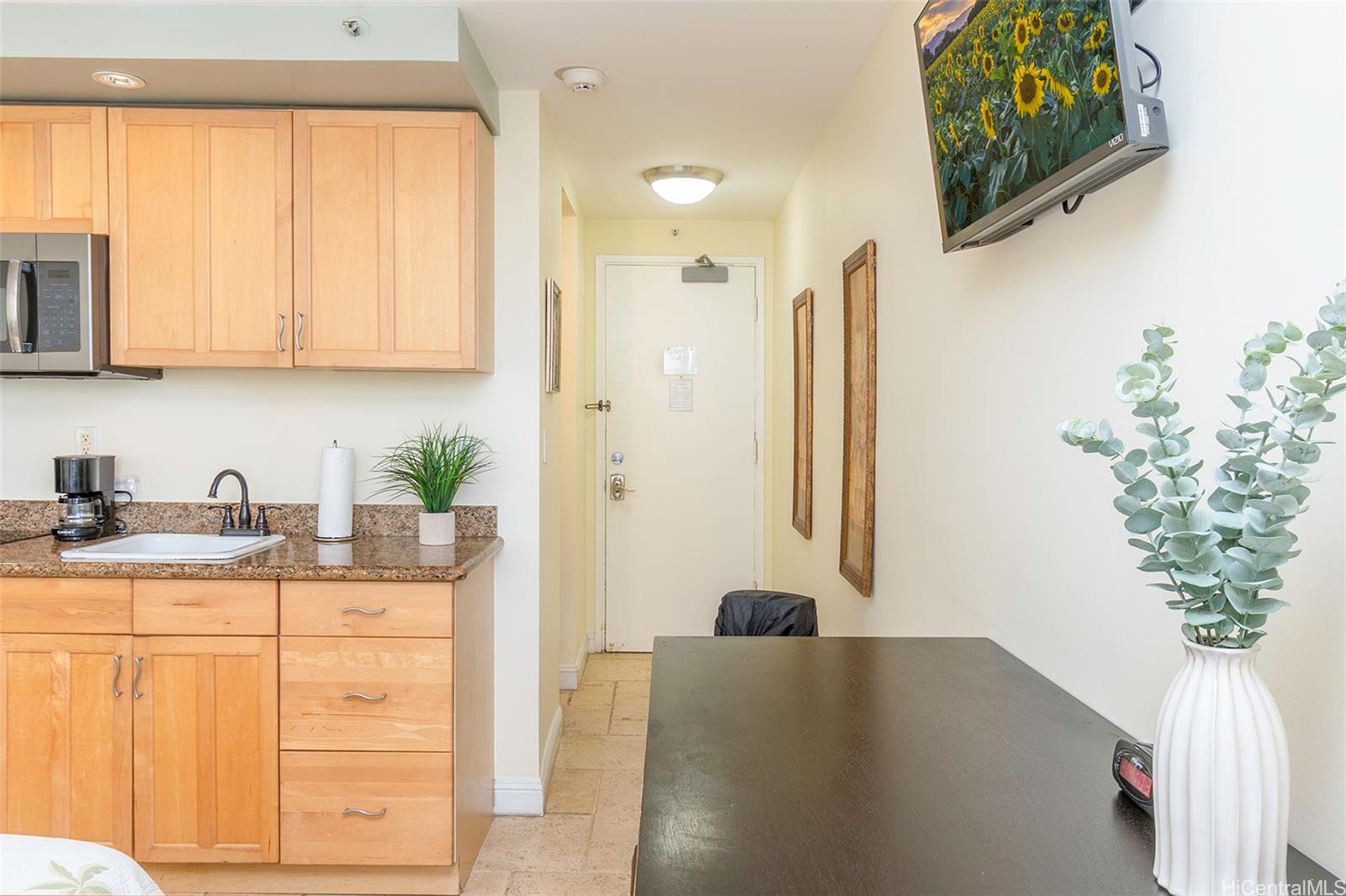 Waikiki Grand Hotel condo # 501, Honolulu, Hawaii - photo 3 of 25