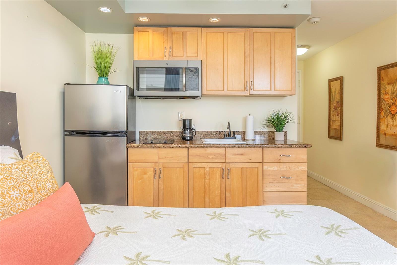 Waikiki Grand Hotel condo # 501, Honolulu, Hawaii - photo 4 of 25